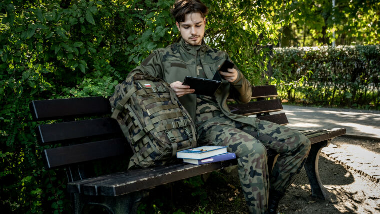 Klasy mundurowe w Polsce – kompletny przewodnik
